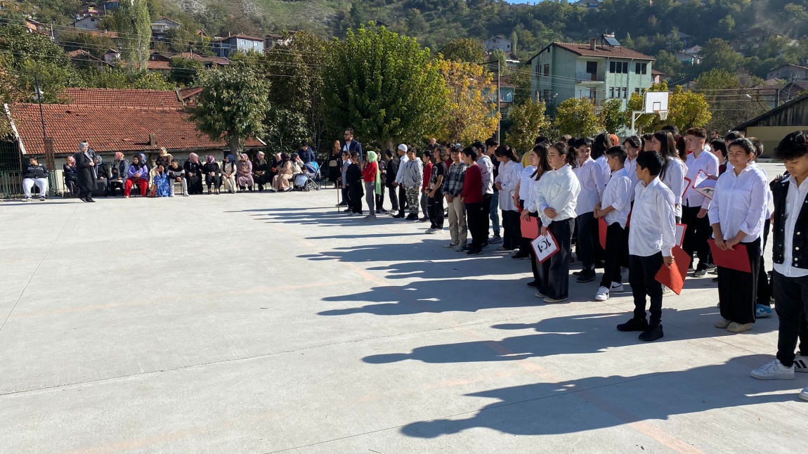 29 EKİM CUMHURİYET BAYRAMI OKULUMUZDA COŞKU İLE KUTLANDI