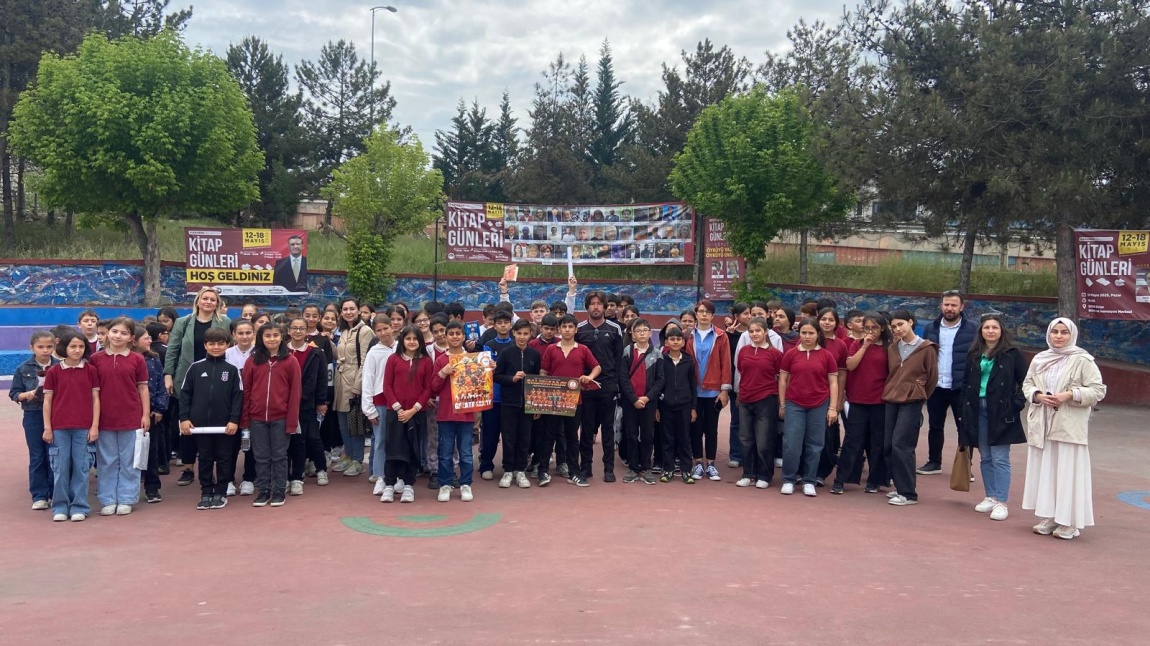 OKULUMUZ ÖĞRENCİLERİ EĞİTİM KENTİ KARABÜK PROJESİ KAPSAMINDA KARABÜK BİLİM VE İNOVASYON MERKEZİ KİTAP FUARINI GEZDİ